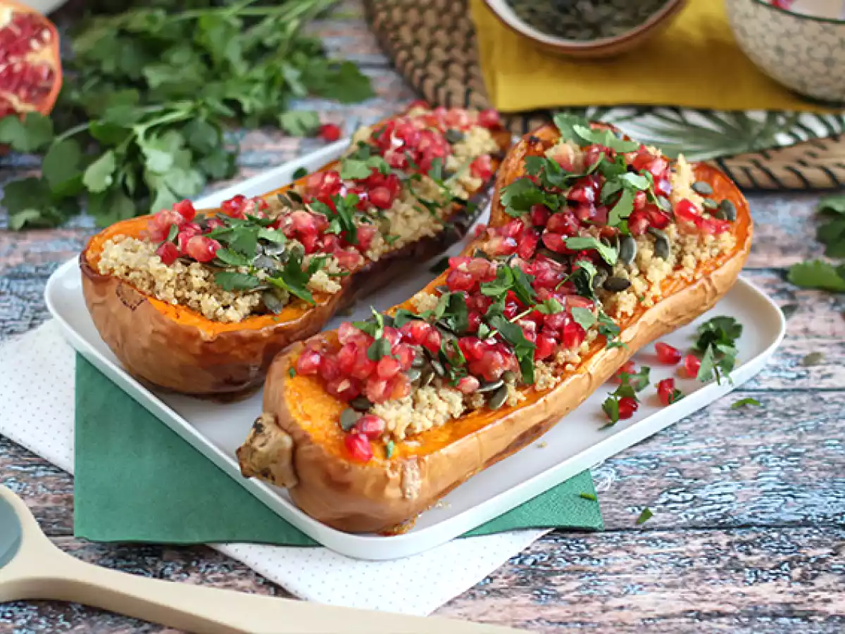 Butternut-kurpitsa kvinoalla ja granaattiomenalla