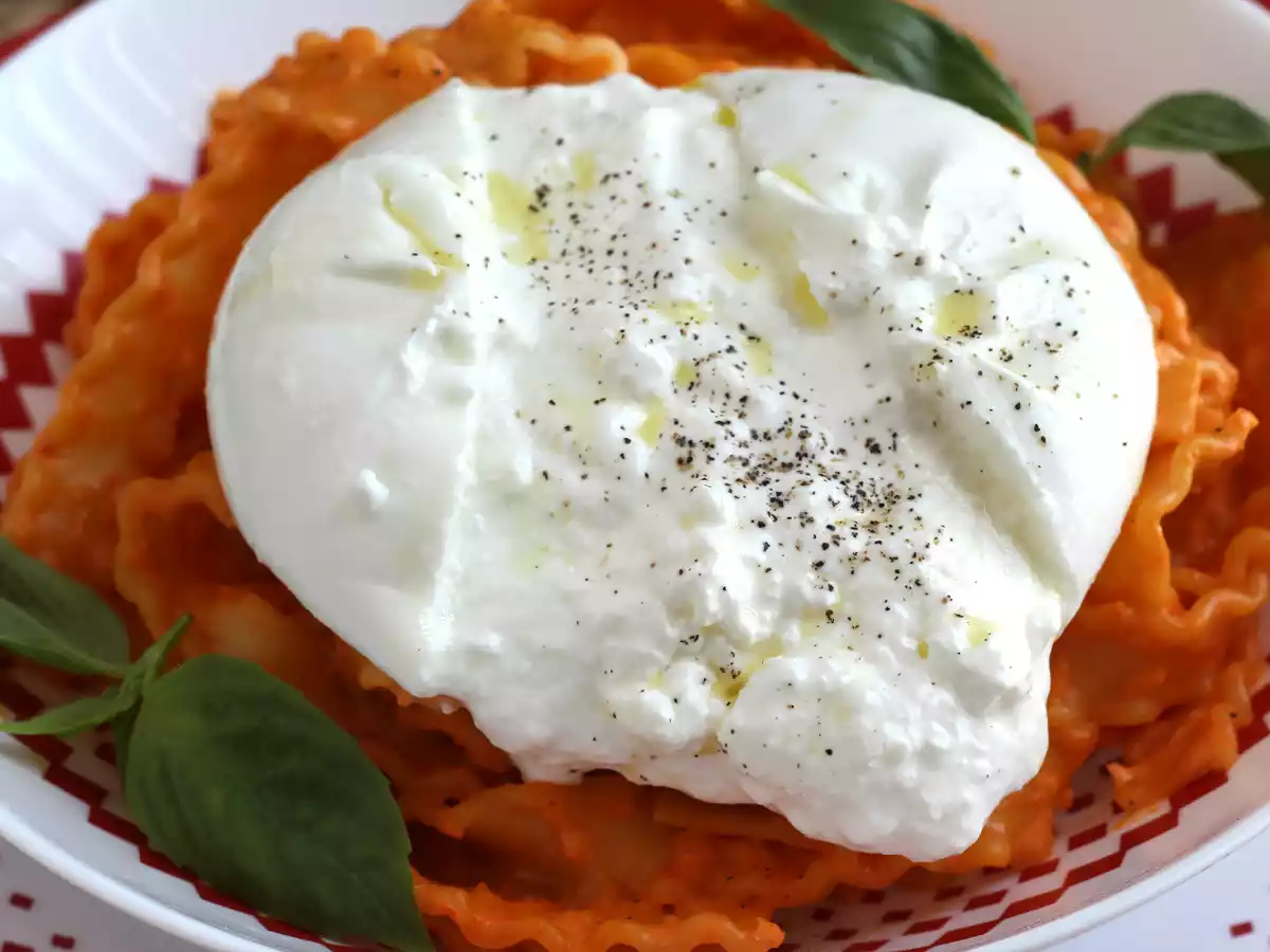 Calabrian tyylistä pestoa kermaisen burrata-juuston kanssa - kuva 2
