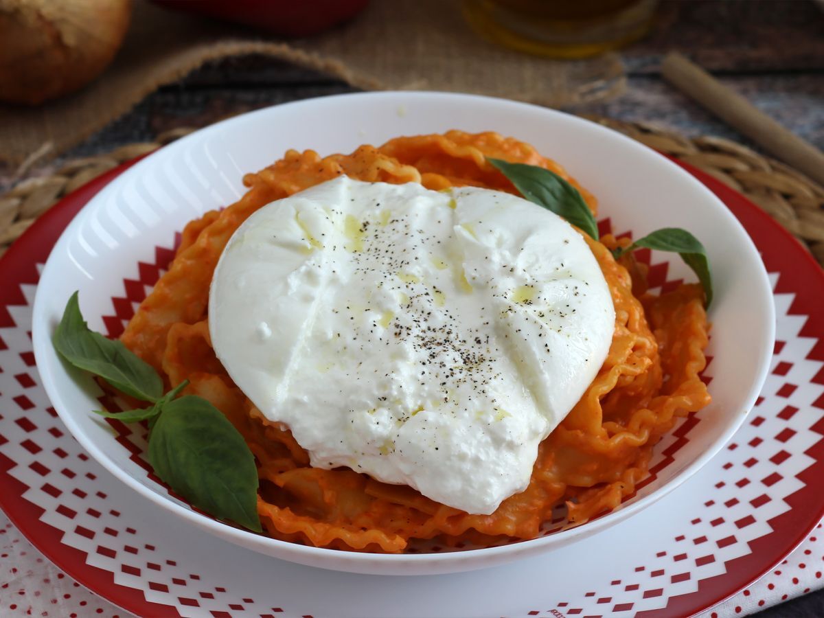 Calabrian tyylistä pestoa kermaisen burrata-juuston kanssa - kuva 4