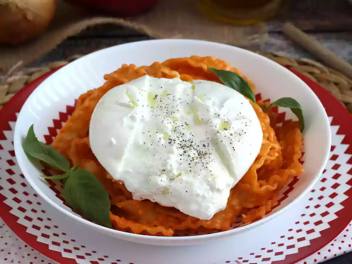 Calabrian tyylistä pestoa kermaisen burrata-juuston kanssa - kuva 4