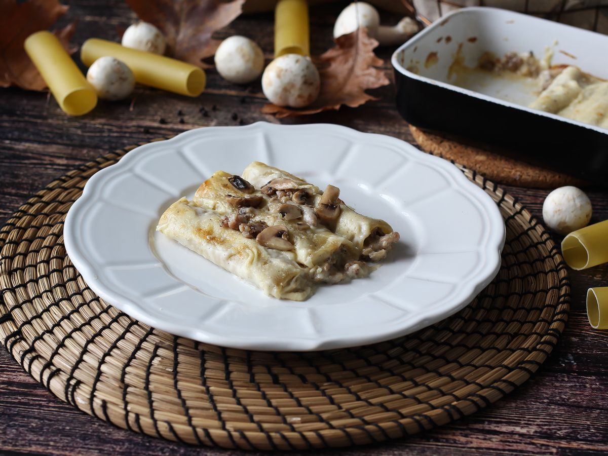 Cannelloni sienet ja makkara: runsas ja maukas ensimmäinen ruokalaji. - kuva 2