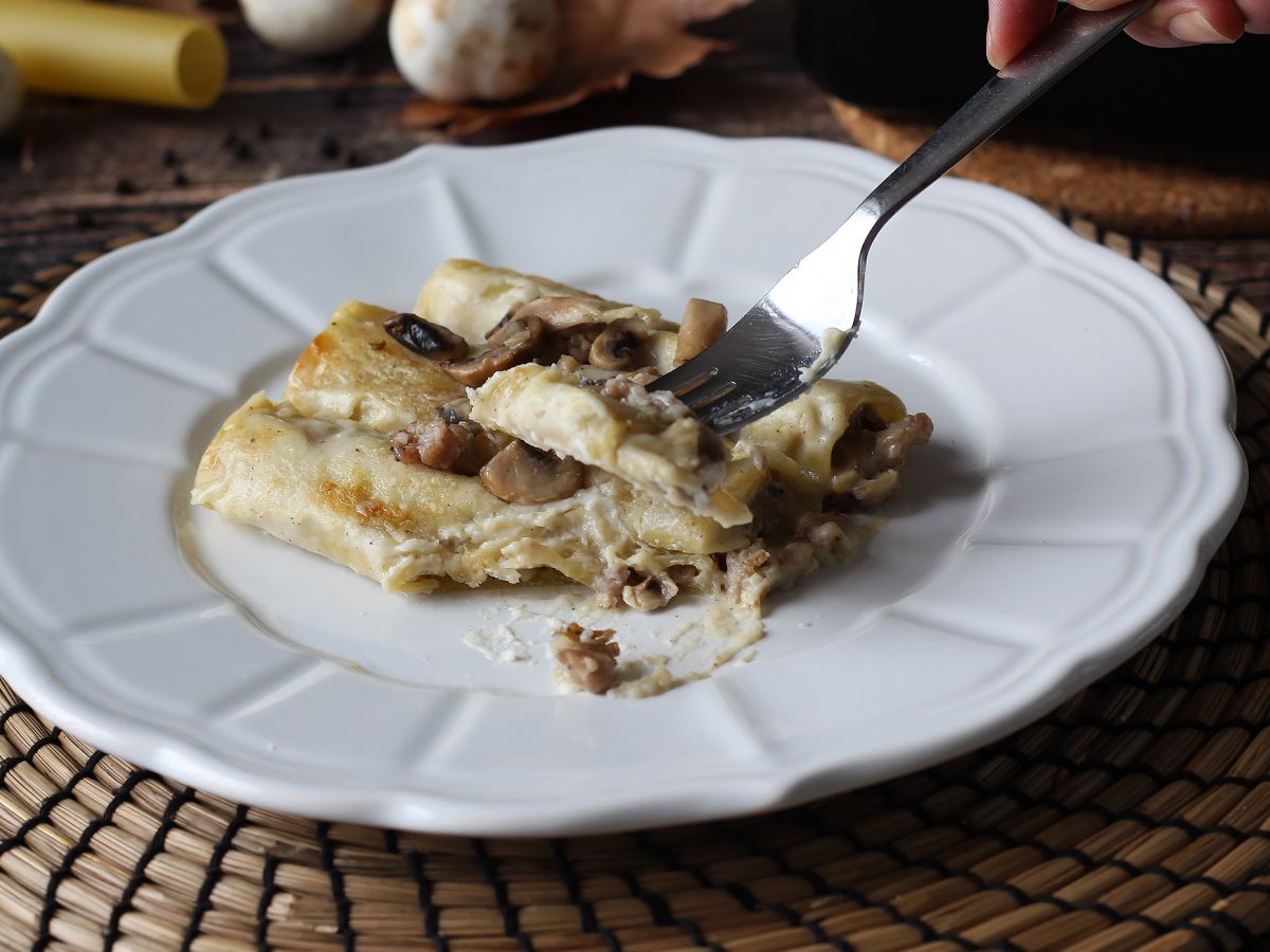 Cannelloni sienet ja makkara: runsas ja maukas ensimmäinen ruokalaji. - kuva 7
