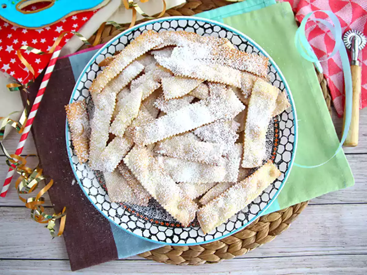 Chiacchiere di carnevale - Italialaiset bugnes-kuoriaiset