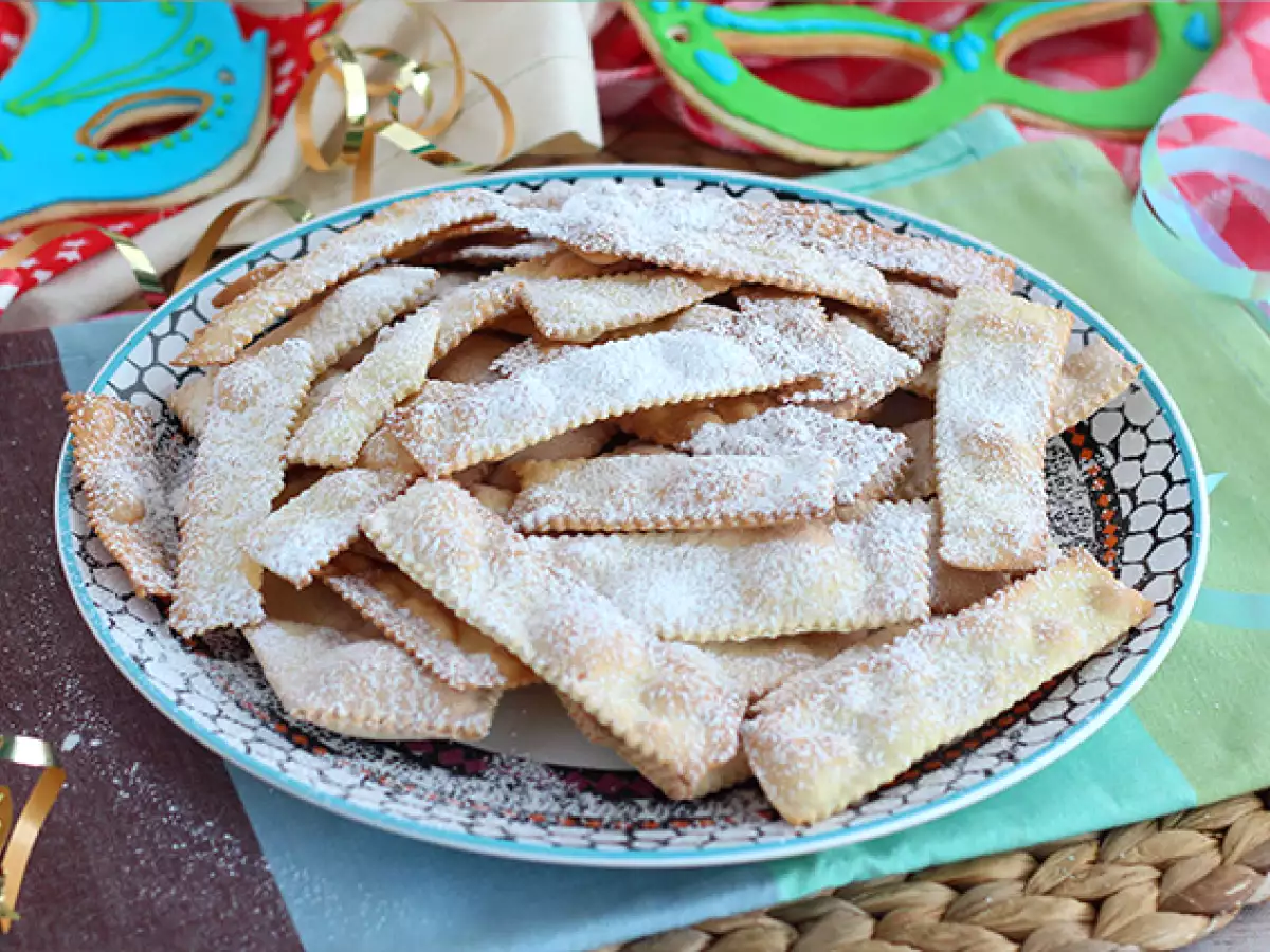 Chiacchiere di Carnevale – italialaiset uunissa paistetut bugnes-leivonnaiset - kuva 3
