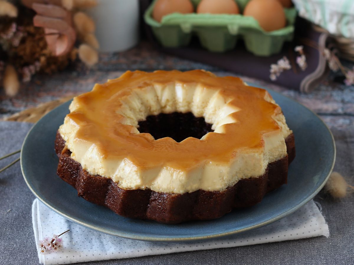 Choco flan, täydellinen yhdistelmä kosteaa suklaakakkua ja vaniljakaramelliflania. - kuva 2