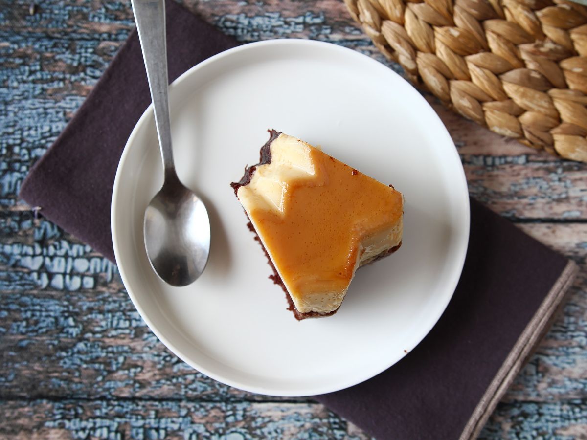 Choco flan, täydellinen yhdistelmä kosteaa suklaakakkua ja vaniljakaramelliflania. - kuva 6