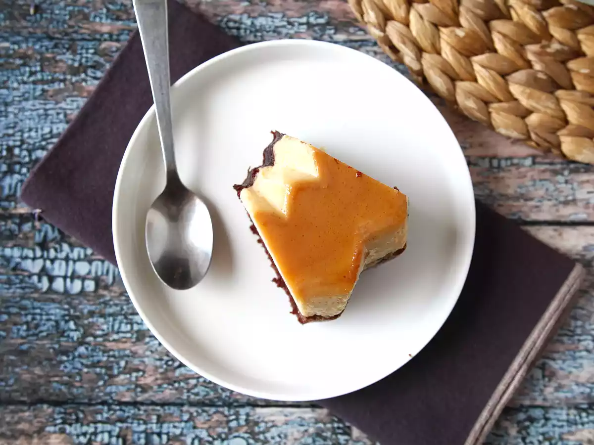Choco flan, täydellinen yhdistelmä kosteaa suklaakakkua ja vaniljakaramelliflania. - kuva 6