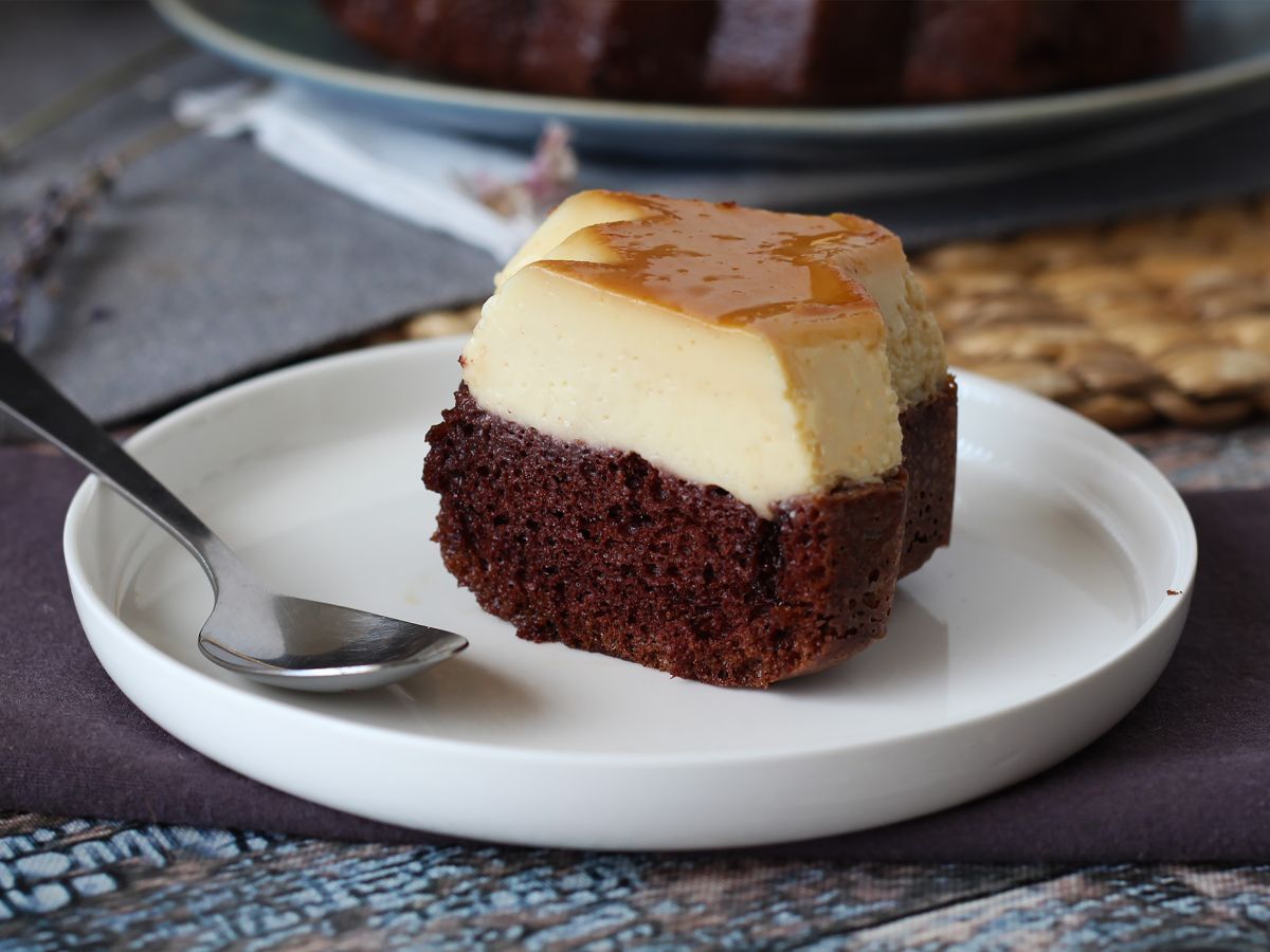 Choco flan, täydellinen yhdistelmä kosteaa suklaakakkua ja vaniljakaramelliflania. - kuva 8