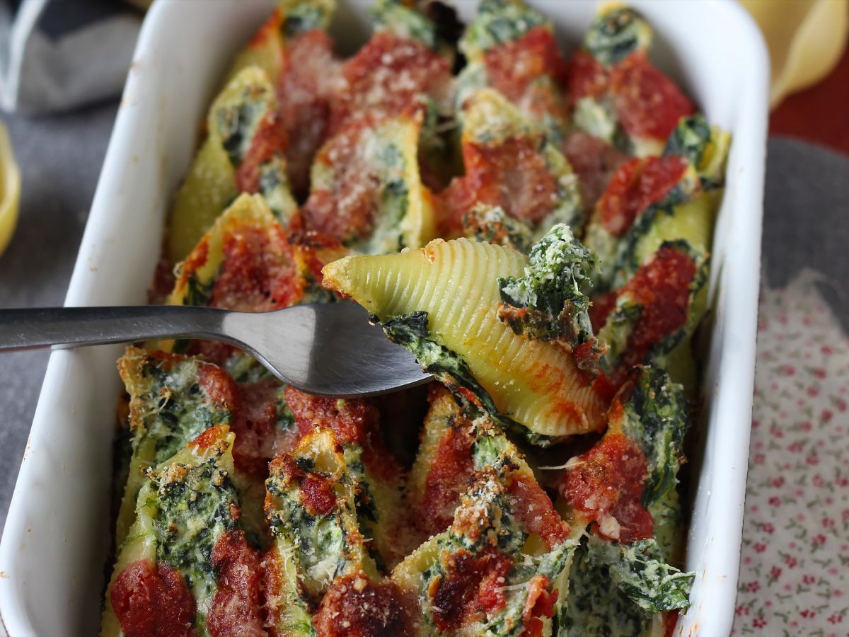 Conchiglioni täytetty ricotta ja pinaatti: vastustamaton paistettu kasvisruoka - kuva 2