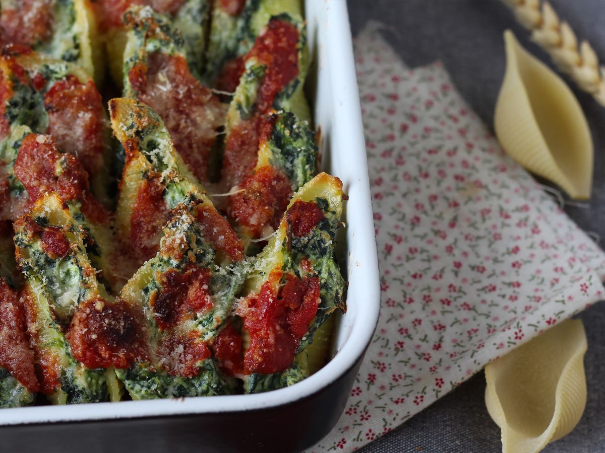 Conchiglioni täytetty ricotta ja pinaatti: vastustamaton paistettu kasvisruoka - kuva 4