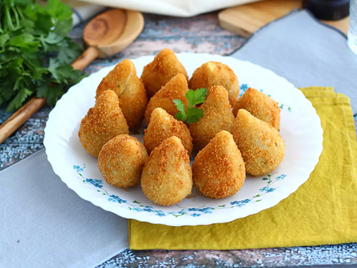 Coxinhat (brasilialaiset kanakroketit)