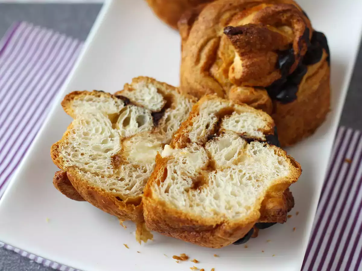 Cruffinit – croissantin ja muffinin yhdistelmä vaniljakreemillä ja suklaalla - kuva 8