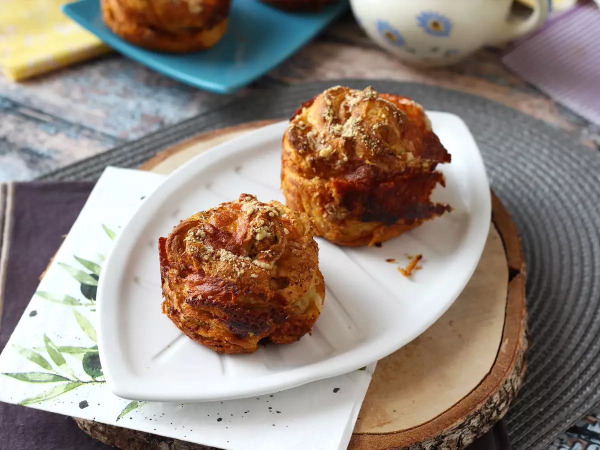 Cruffinit – croissantin ja muffinssin yhdistelmä parmesaanilla ja mozzarellalla - kuva 4