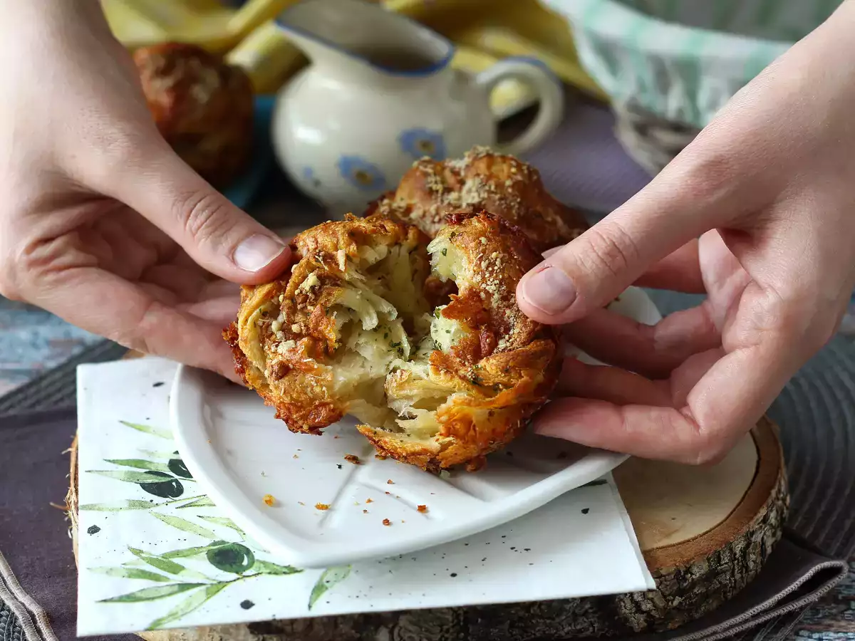 Cruffinit – croissantin ja muffinssin yhdistelmä parmesaanilla ja mozzarellalla - kuva 6