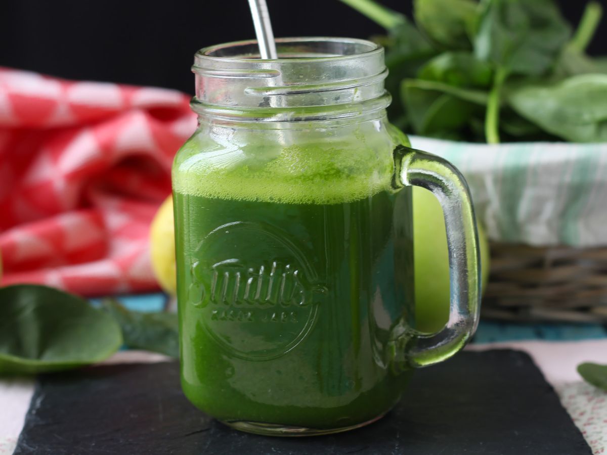 Detox vihreä mehu ilman uuttimen, maksimaalinen vitamiineja! - kuva 2