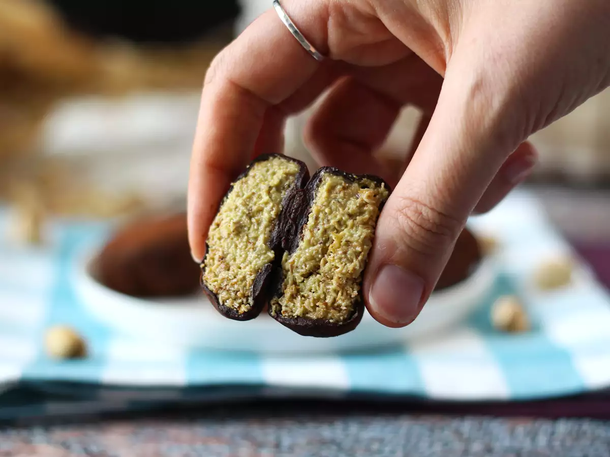 Dubai-chewy-keksit – viraaliresepti pistaasitäytteisille, kadaifilla höystetyille mochikekseille - kuva 6