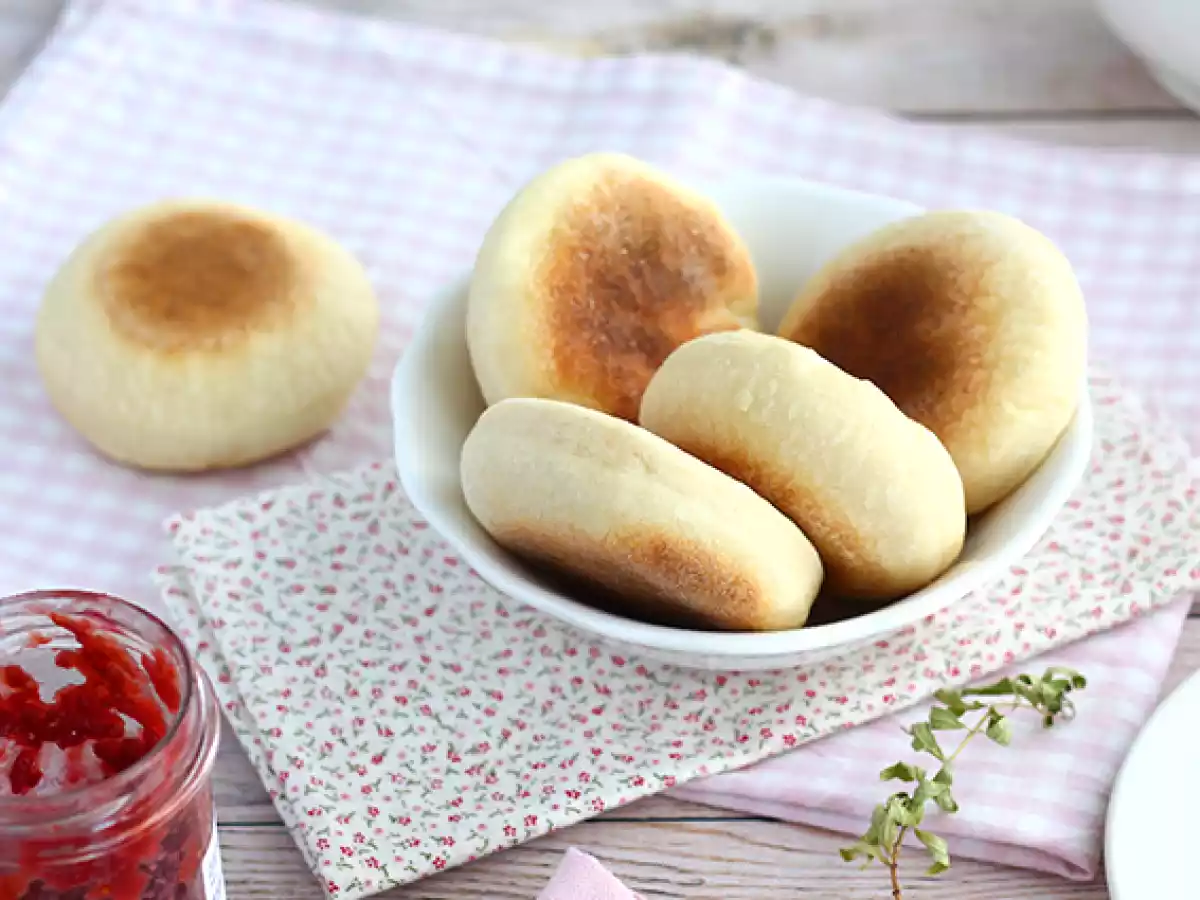 Englantilaisia muffinsseja (helppoja ja pehmeitä)