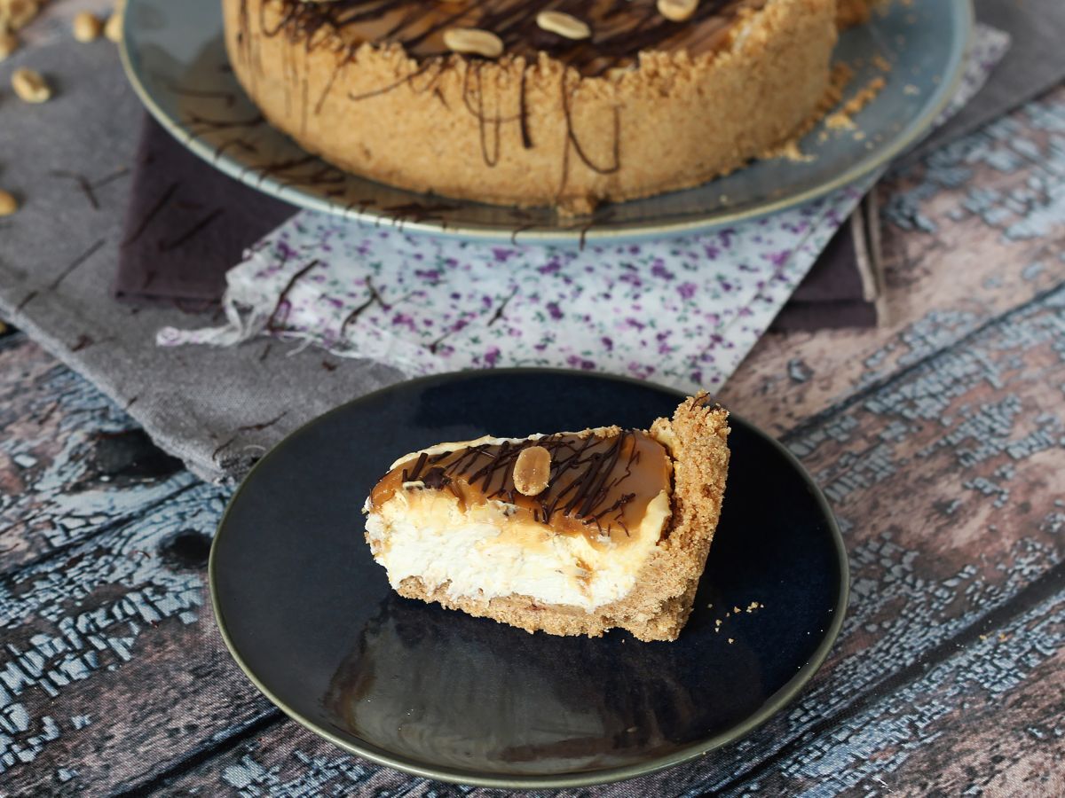 Erittäin herkullinen Snickers-tyylinen juustokakku - kuva 2