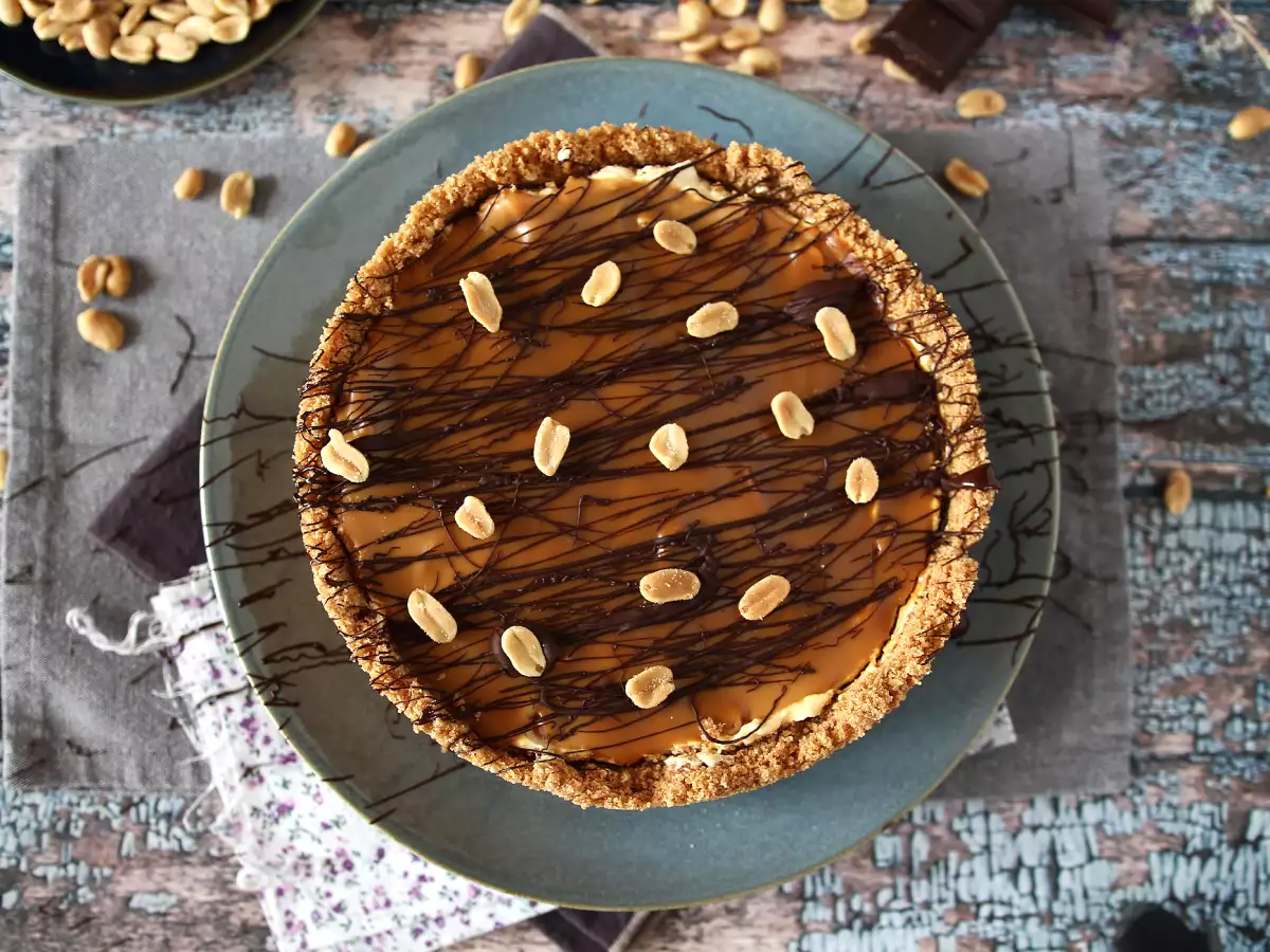 Erittäin herkullinen Snickers-tyylinen juustokakku - kuva 4