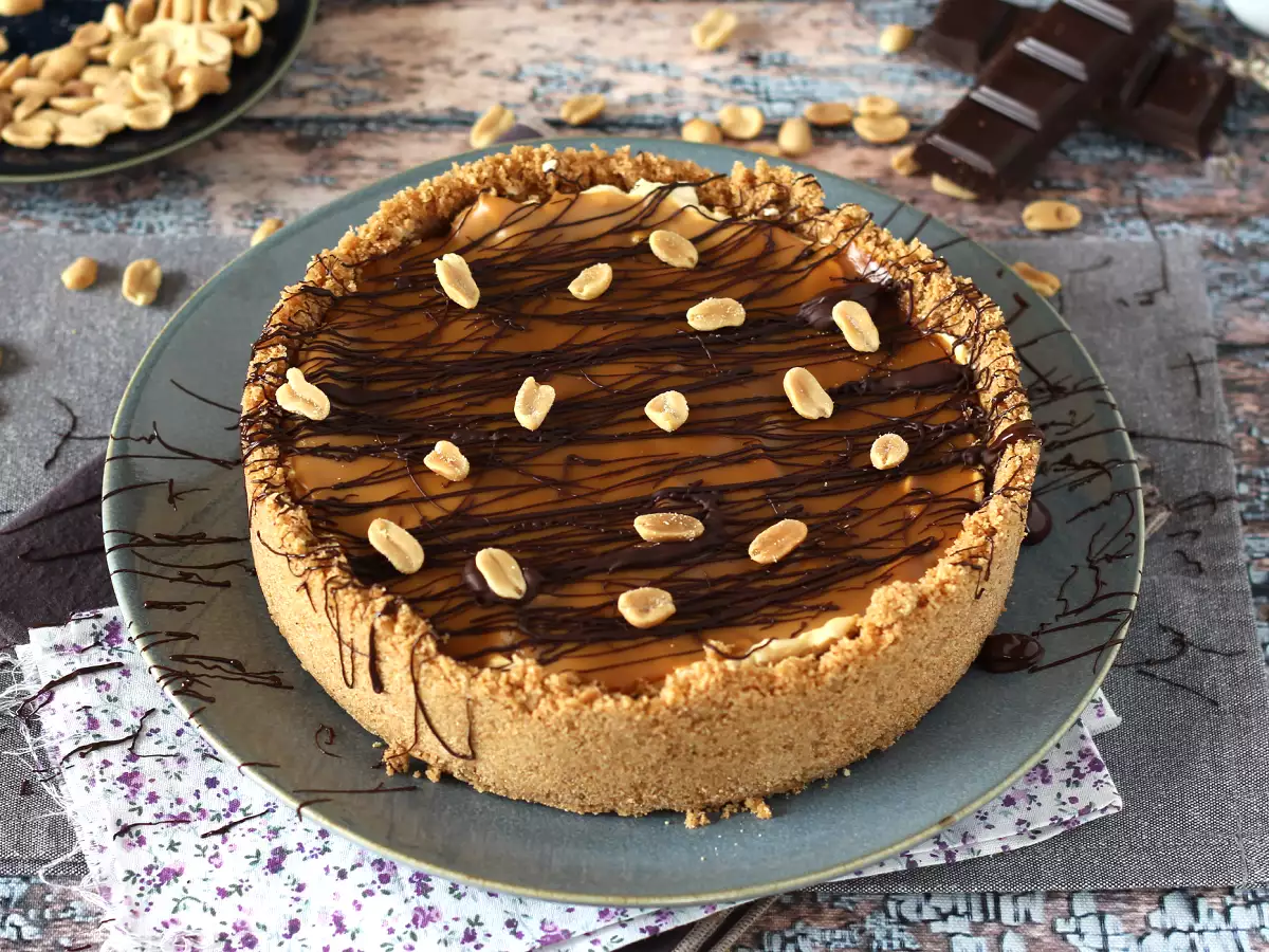 Erittäin herkullinen Snickers-tyylinen juustokakku - kuva 5