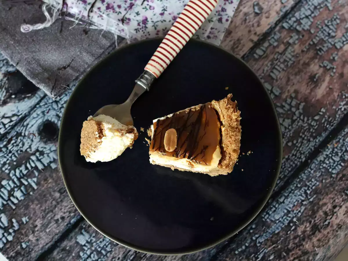 Erittäin herkullinen Snickers-tyylinen juustokakku - kuva 6