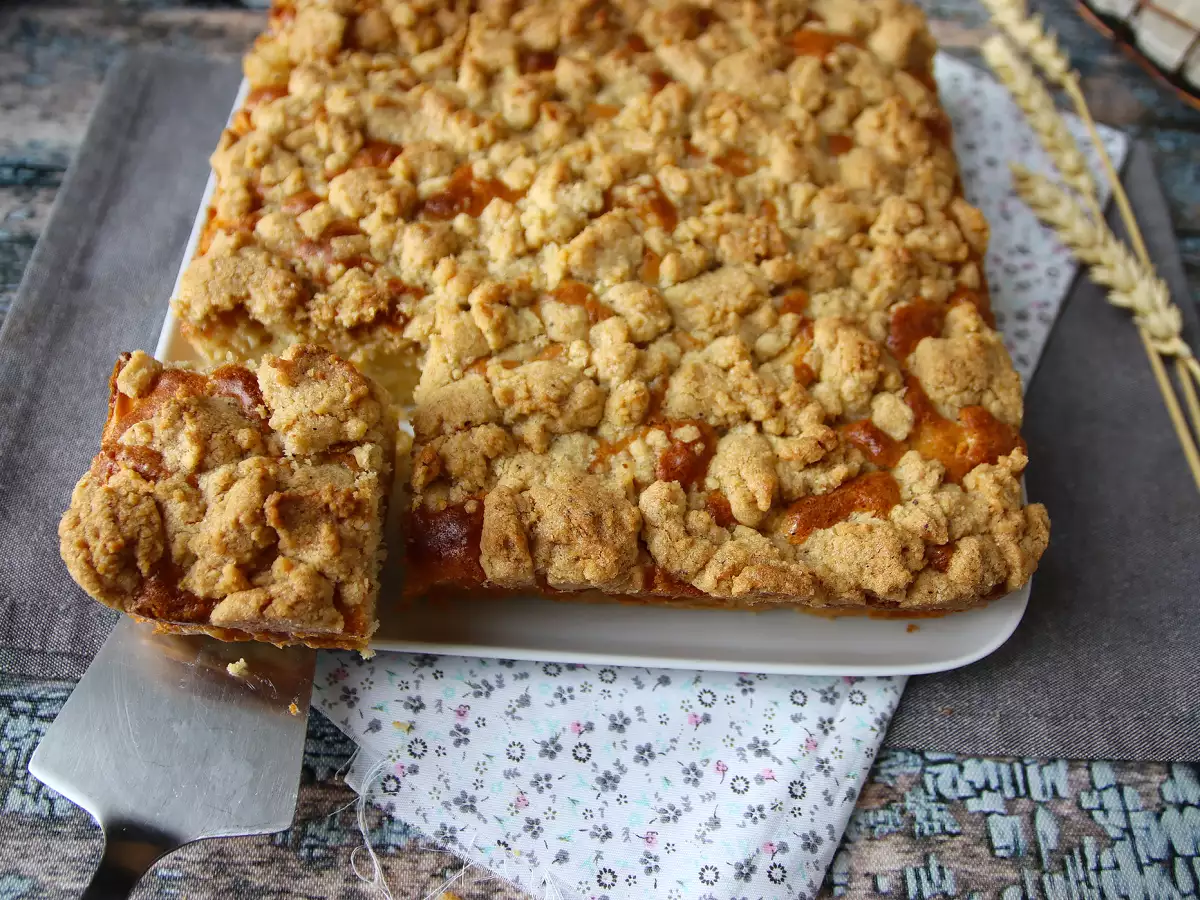 Erittäin pehmeä omenakakku ja rapea streusel-kuorrutus - kuva 2