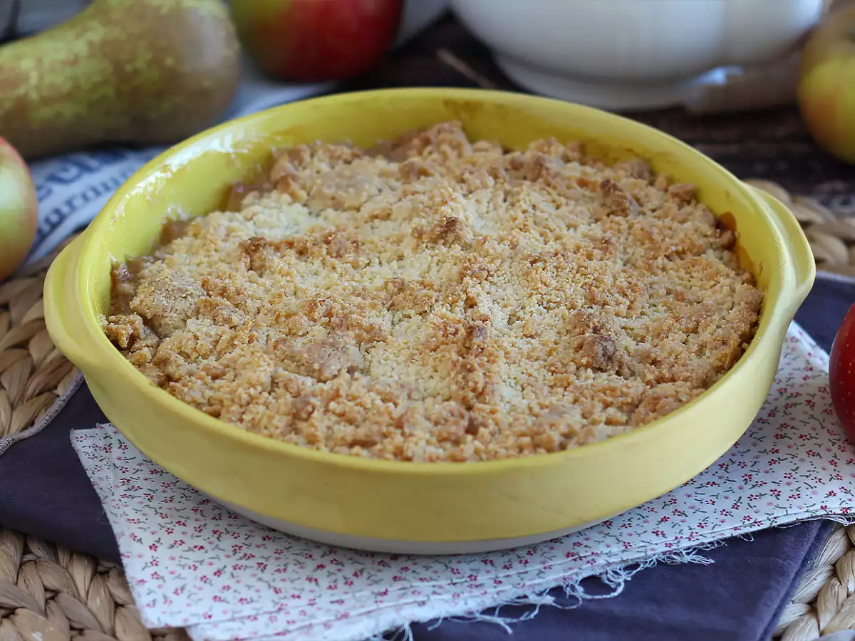 Erittäin rapea ja pehmeä omena-päärynäcrumble