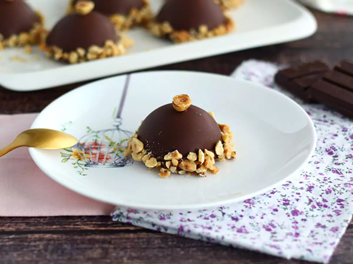 Ferrero Rocher -tyyliset suklaakupolit