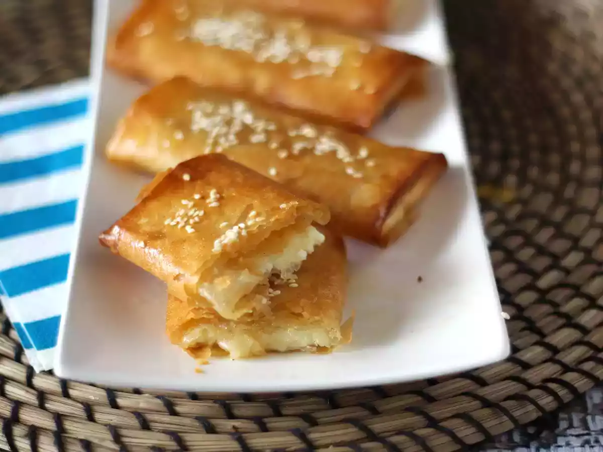 Feta Saganaki, kreikkalainen resepti fetajuustosta ja hunajasta - kuva 3