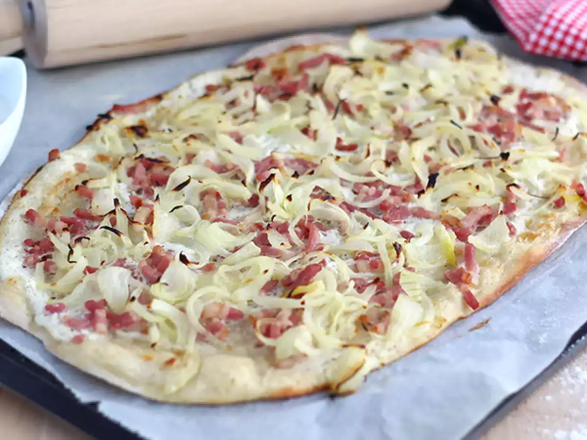 Flammekueche, alsacelaisittain flammattu torttu