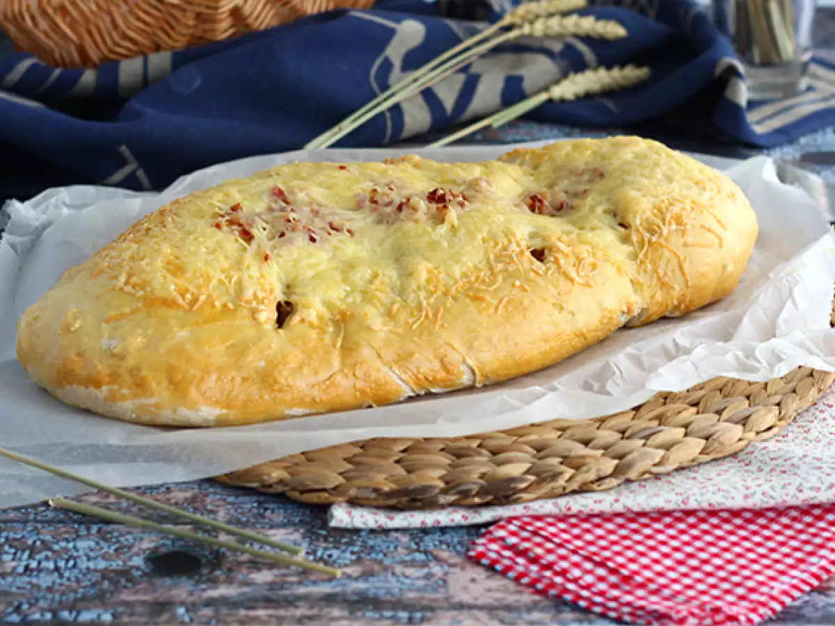 Fougasse sipulilla ja pekonilla
