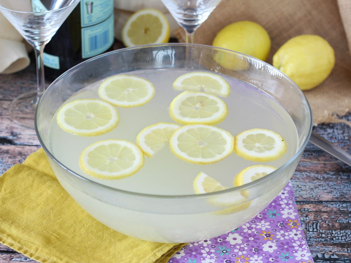 Gin fizz jaettavaksi kaikkien vieraiden kanssa aperitiivin aikana. - kuva 4