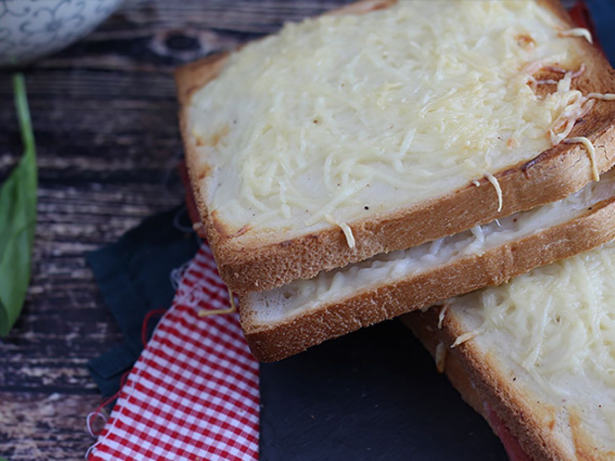 Gourmet croque-monsieur béchamel-kastikkeella - kuva 5