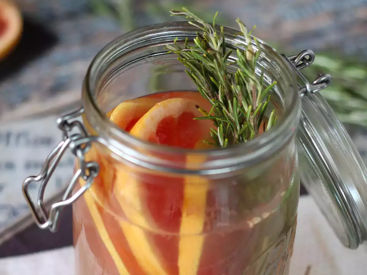 Greippi-rosmariinivesi: sokeriton detox-juoma - kuva 2
