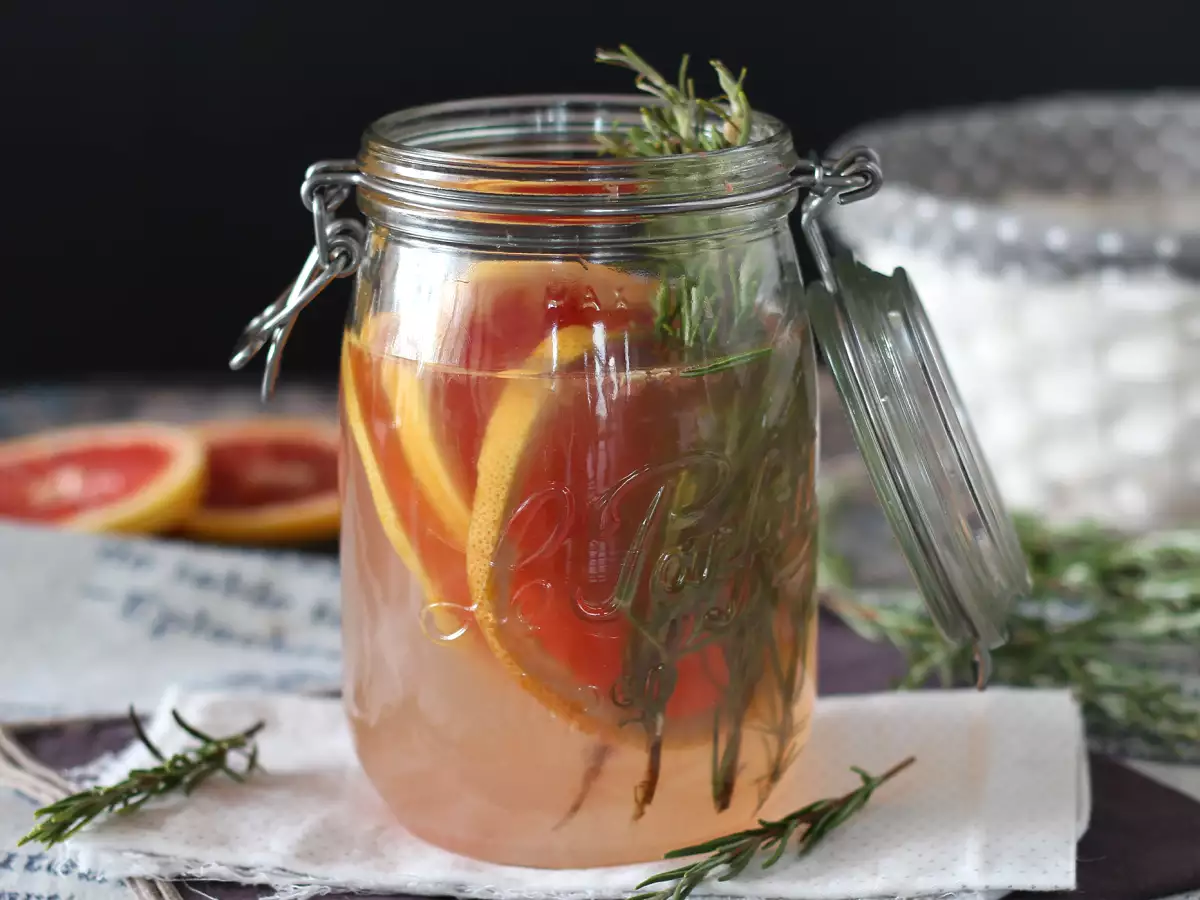 Greippi-rosmariinivesi: sokeriton detox-juoma - kuva 4