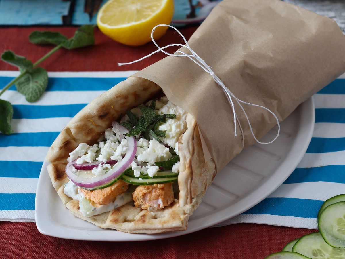 Gyros lohella, täydellinen kreikkalainen kalavoileipä kesäksi! - kuva 5