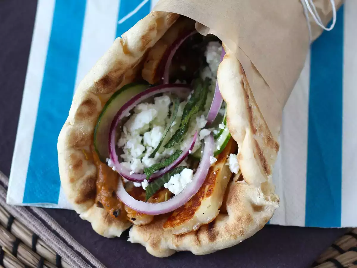 Halloumi-gyros – kreikkalainen voileipä kasvisversiona! - kuva 3