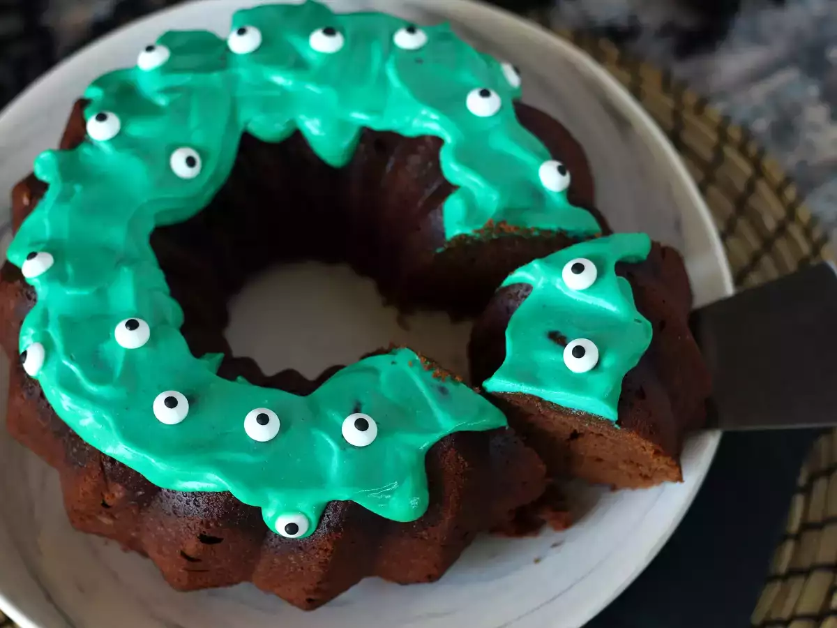Halloween-bundt-kakku pirullisen herkullisella kuorrutuksella - kuva 5