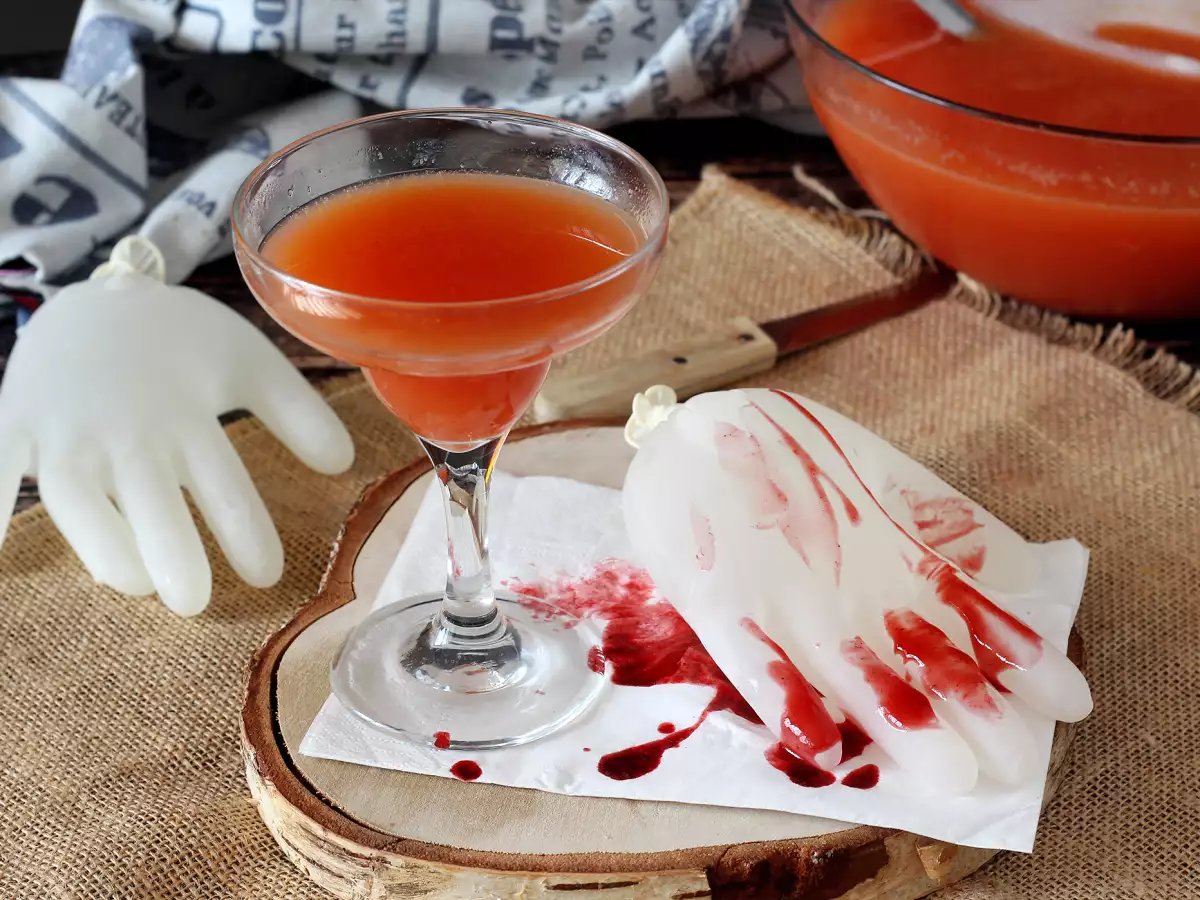 Halloween-cocktail ja kädenmuotoinen jääpala – helppo ohje! - kuva 4