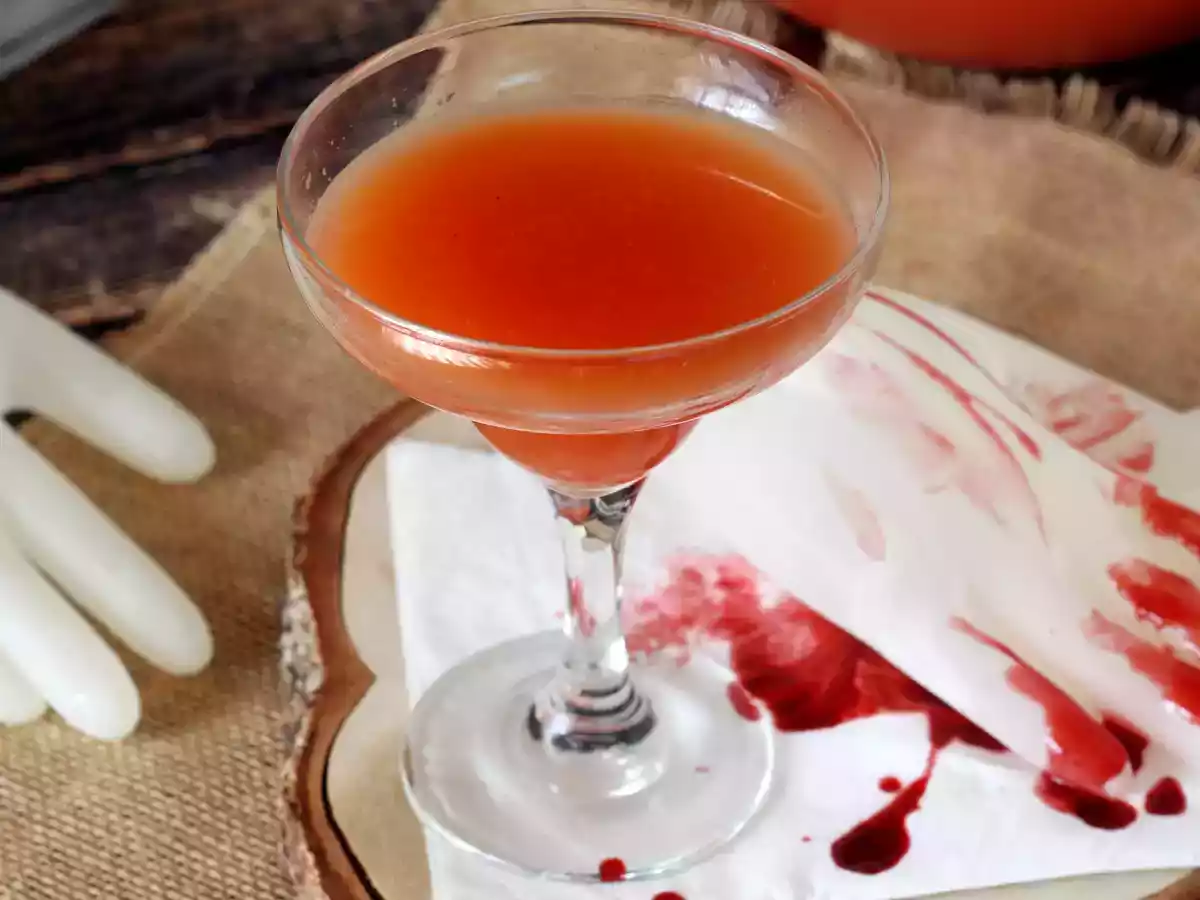 Halloween-cocktail käsin muotoillulla jääkuutiolla - helppo ohje! - kuva 2