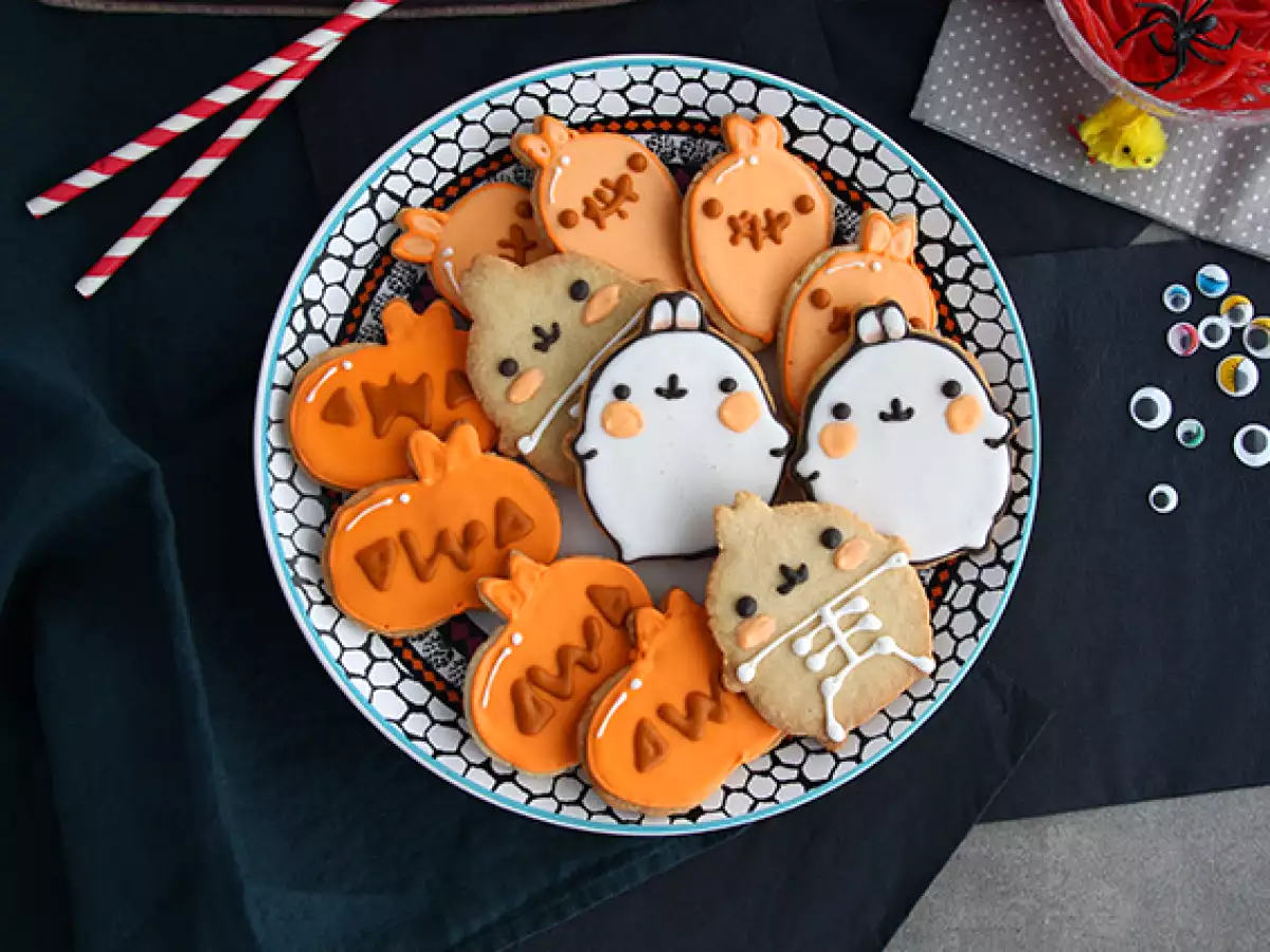 Halloween-koristeiset Molang-pikkuleivät