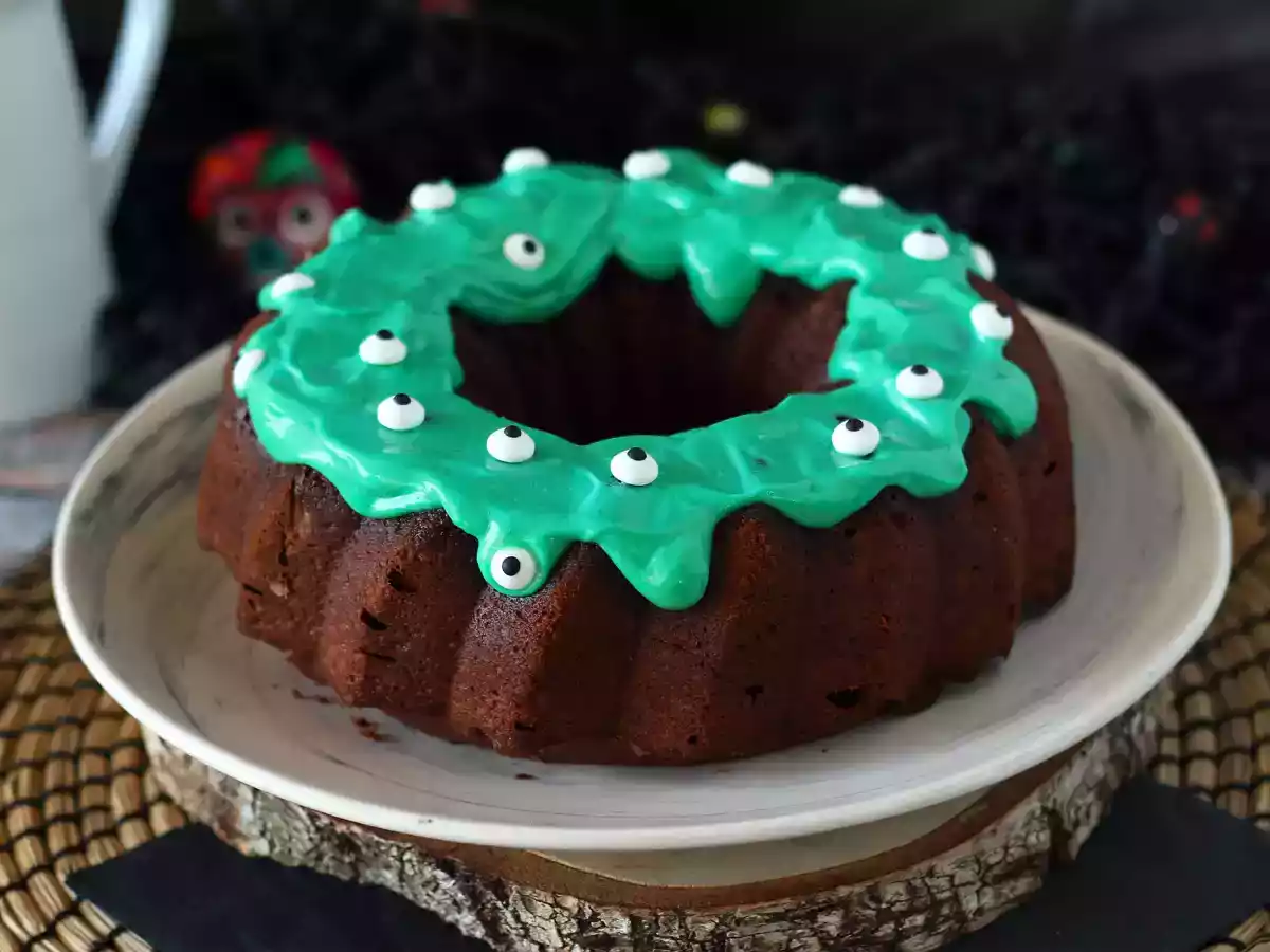 Halloweenin suklaabundt-kakku, herkullinen suklaakakku - kuva 6
