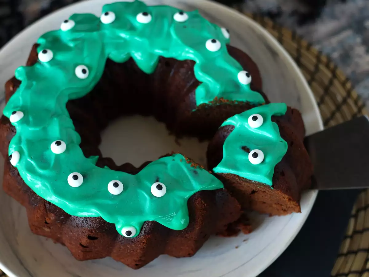 Halloweenin suklaabundt-kakku – herkullisen suklainen rengaskakku - kuva 5