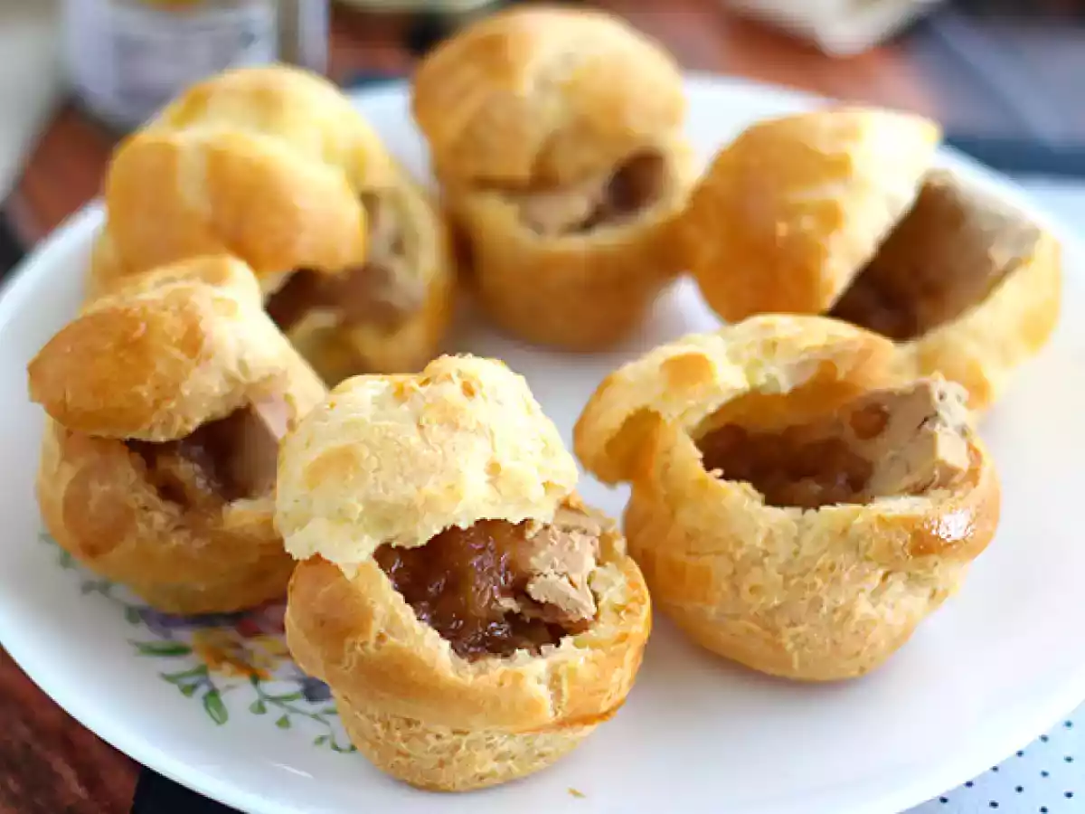 Hanhenmaksan ja sipuliconfitin choux-leivonnaiset - kuva 3