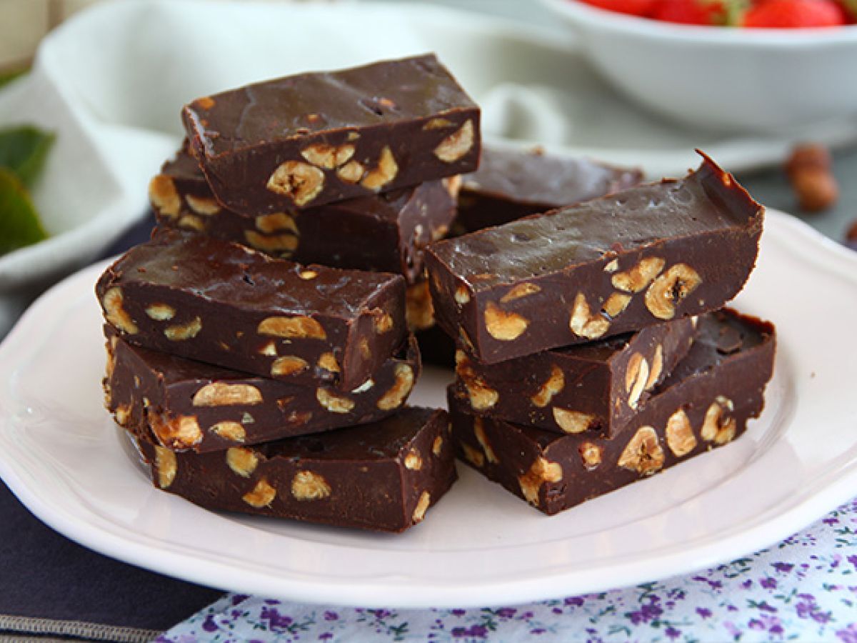 Hasselpähkinäfudge - Suklaa ja hasselpähkinä neliöt - kuva 3