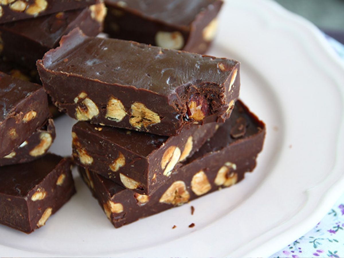 Hasselpähkinäfudge - Suklaa ja hasselpähkinä neliöt - kuva 4