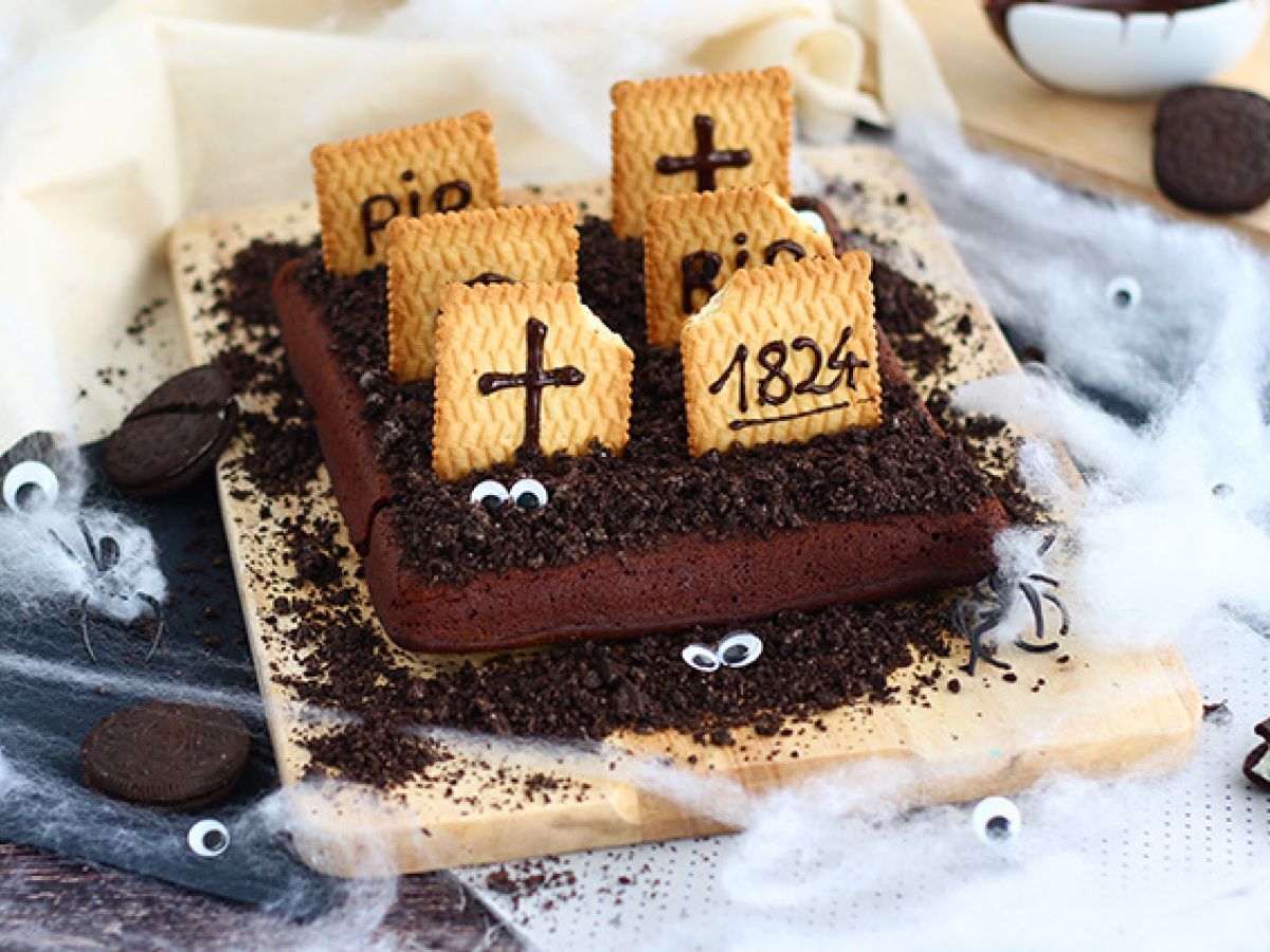 Hautausmaan brownie Halloweenin kunniaksi