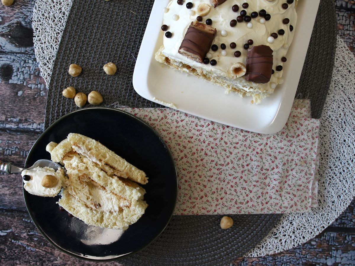 Helppo Kinder Bueno -kakku, täydellinen syntymäpäiväkakuksi tai joulubucheksi! - kuva 2