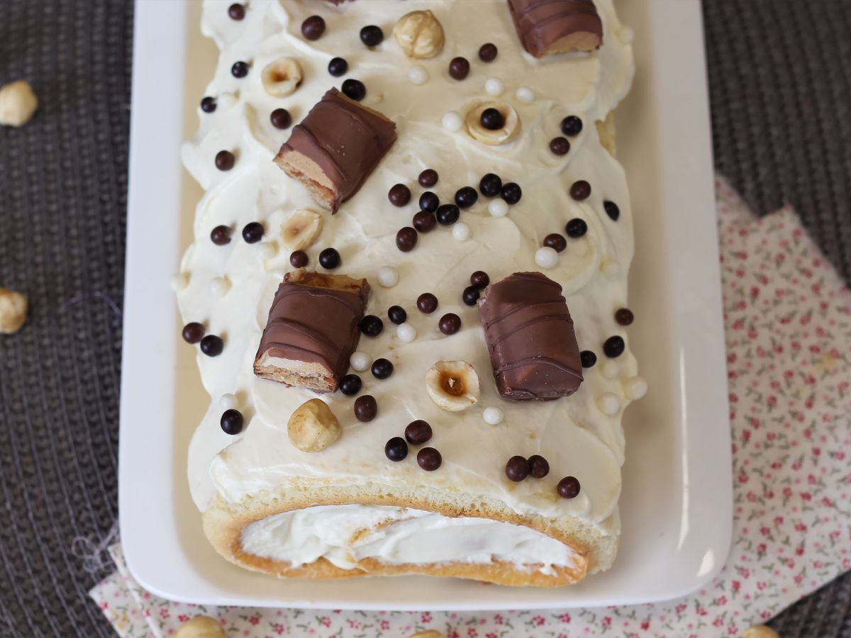Helppo Kinder Bueno -kakku, täydellinen syntymäpäiväkakuksi tai joulubucheksi! - kuva 3