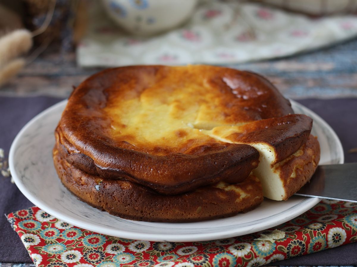 Herkullinen juustokakku ilman pohjaa, joka on superhelppo tehdä!